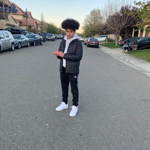 Meet your Posher, Nico